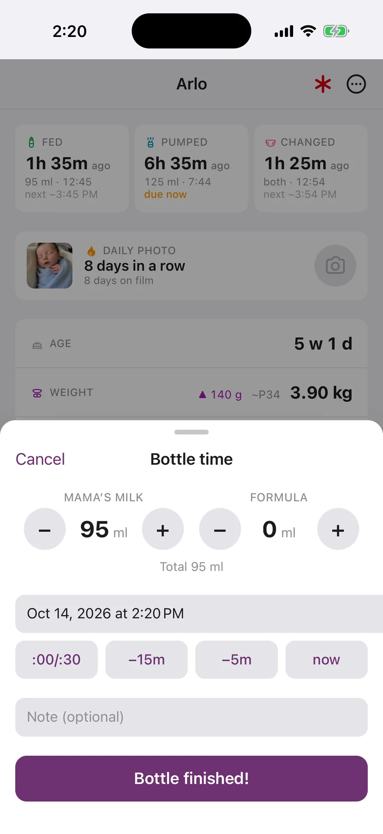 The bottle sheet, prefilled from the last feed: 95 ml of mama's milk, the time with quick nudges, and a Bottle finished button.